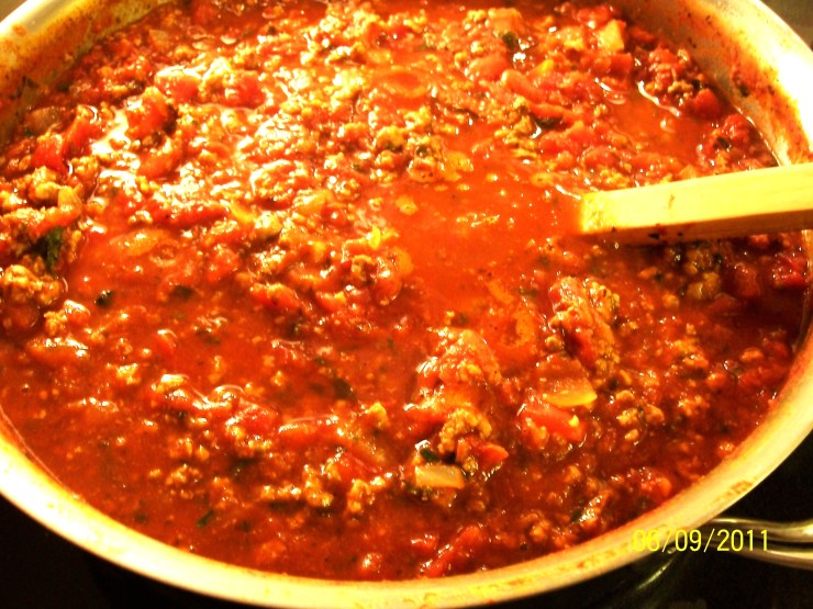 Basic Italian Pasta Sauce with Meat - after 1 hour - My Yellow Farmhouse.com