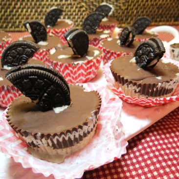Cookies 'n Cream Ice Cream Cupcakes - myyellowfarmhouse.com