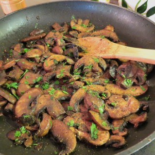 baby bella mushrooms with balsamic and sage (2)