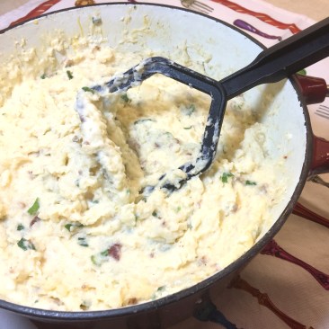 3-slow-cooker-loaded-mashed-potatoes-myyellowfarmhouse-com